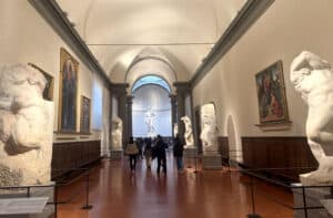 参观学院美术馆？不要犯这些错误